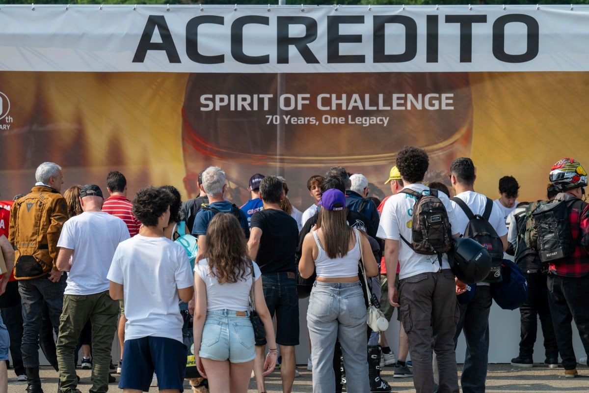 Yamaha fa il pieno a Varano: 5mila in pista per i 70 anni